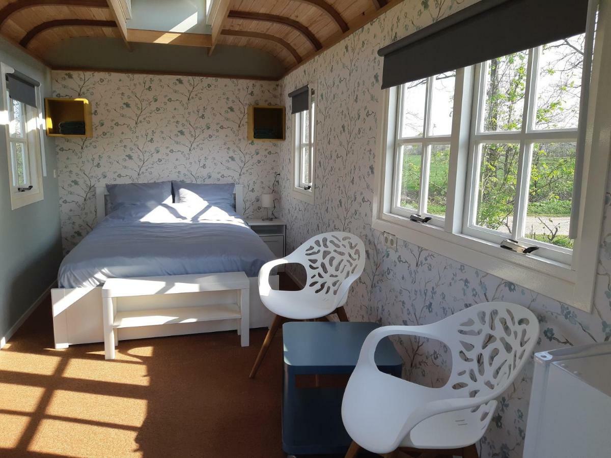 B&B Pipowagen "De Luxe" Op Wellness Camping En B&B Meddo Exterior foto